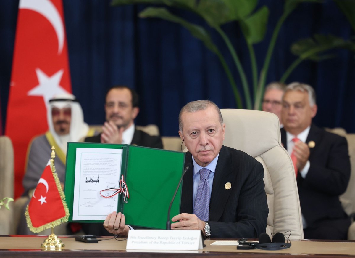 Türkiye; mazlumun umudu, insanlığın vicdanıdır.

Dünya Lideri
#KüreselLiderErdoğan🇹🇷