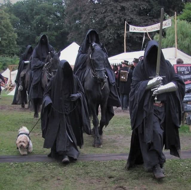 I really hope this is a glimpse of the next <a href="/the_traitors_/">The Traitors HQ</a> episode, Claudia the queen Alan giggling along #CelebrityTraitors #justforfun