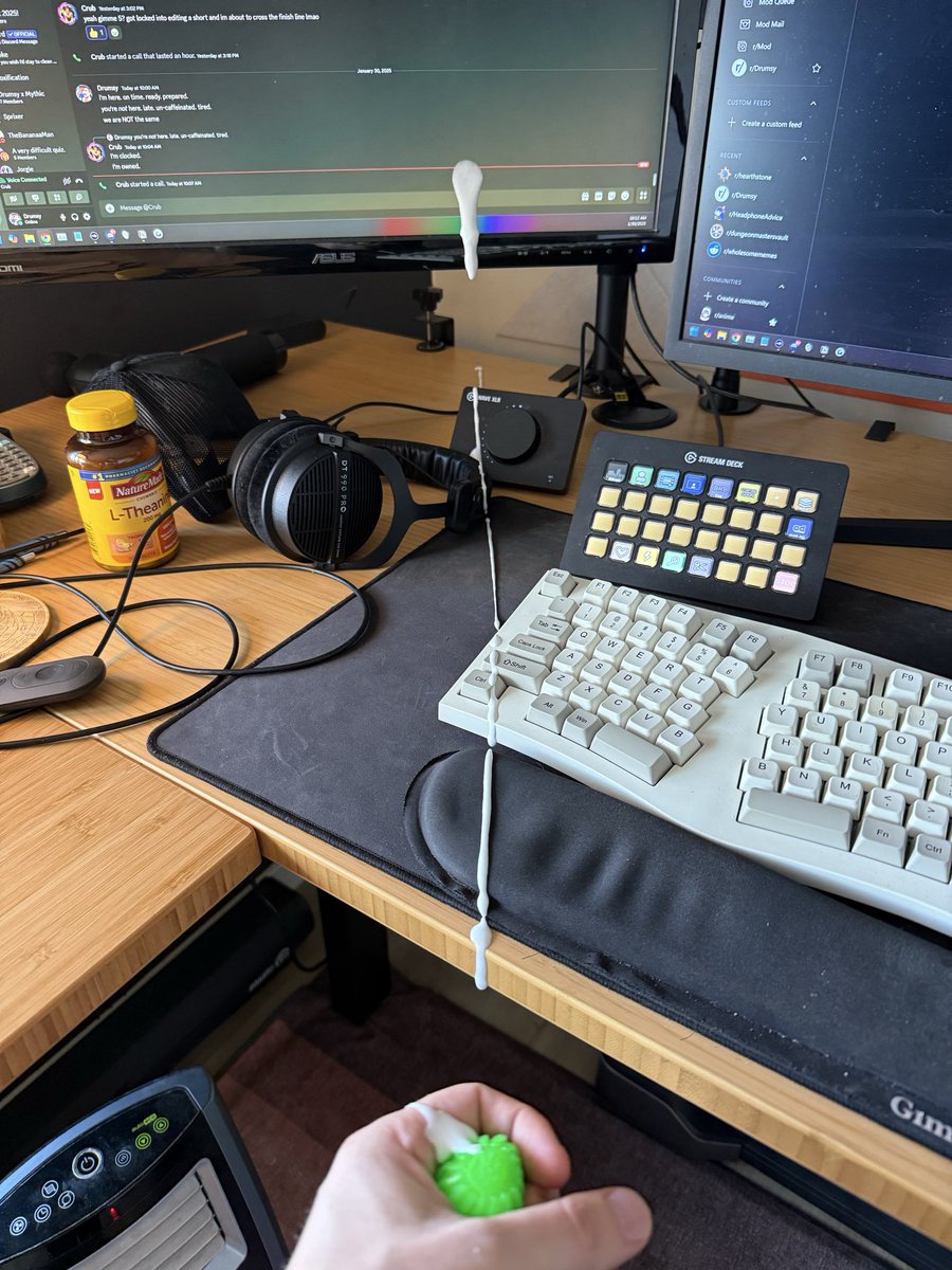 DrumsyOfficial's tweet photo. Sadly, I too suffer from superhuman grip strength

stress balls don’t stand a chance https://t.co/TZ8SDSdCr9