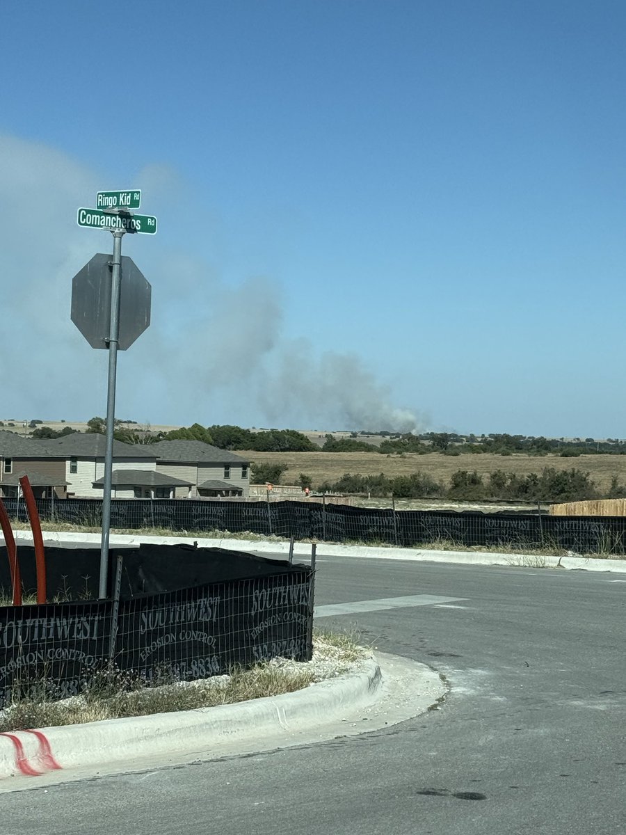 steplow21's tweet photo. @KXAN_Weather posting this to see if you have any info. This is from Jarrell looking north east. https://t.co/F8Dn7oD3TI