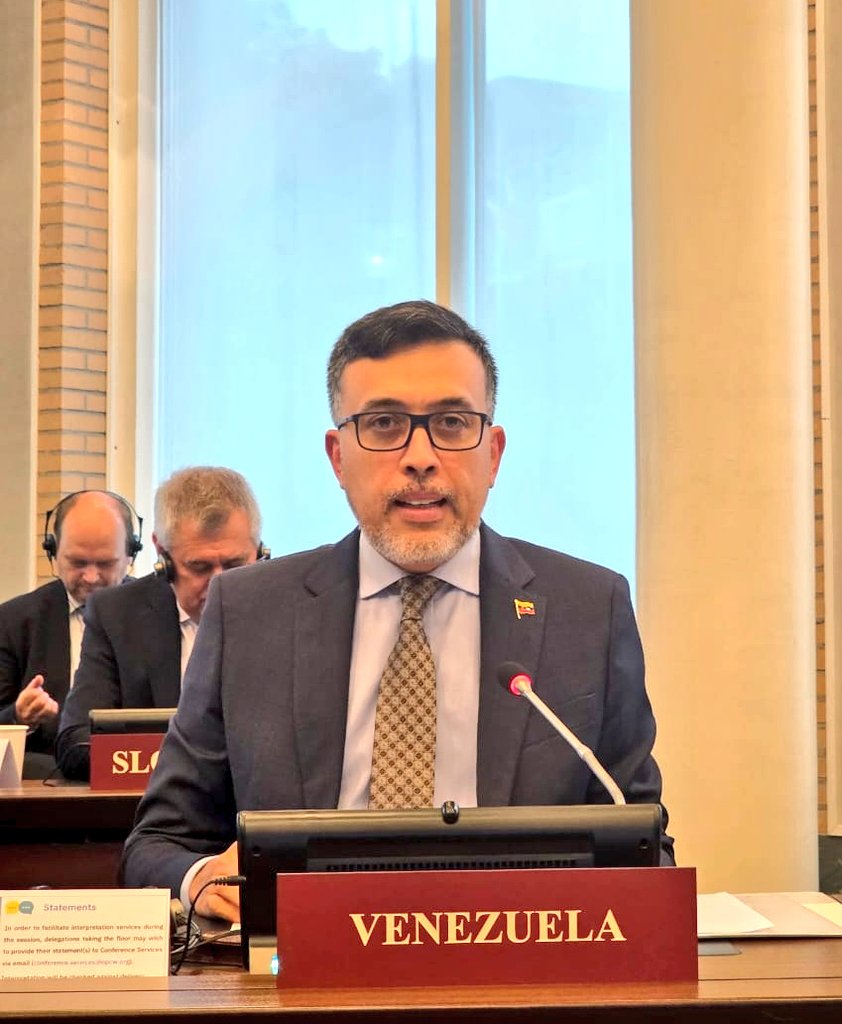 h_constant's tweet image. Durante 110° Consejo Ejecutivo de la @OPCW, denunciamos persistencia de la concepción hegemónica internacional manifestada en el ilegal despliegue militar extraregional en el Caribe, cuya amenaza bélica es también desafío para el régimen de la Convención de Armas Químicas.