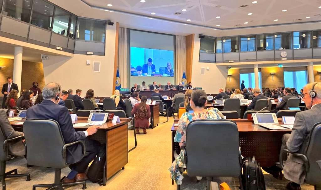 h_constant's tweet image. Durante 110° Consejo Ejecutivo de la @OPCW, denunciamos persistencia de la concepción hegemónica internacional manifestada en el ilegal despliegue militar extraregional en el Caribe, cuya amenaza bélica es también desafío para el régimen de la Convención de Armas Químicas.