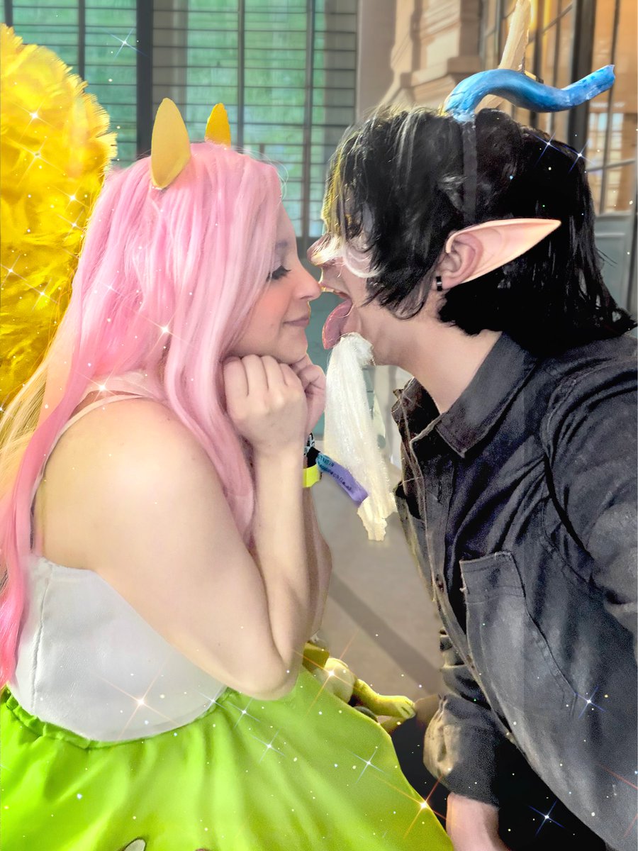 FlutterFlorale's tweet image. Fluttercord cosplay with my hubby🐉🦋
#Fluttershy #MyLittlePony #MLP #Fluttercord