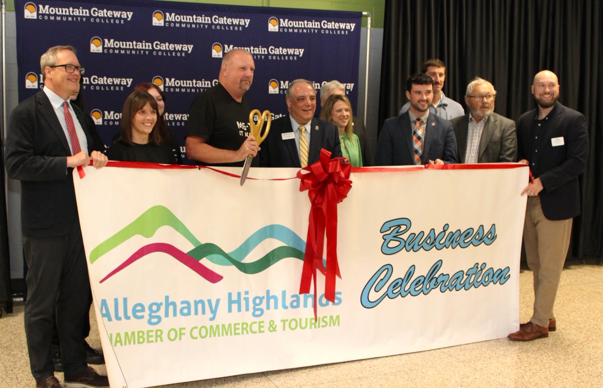 Big day at MGCC! We officially cut the ribbon on MG-Tec IT Academy — a new program teaching high school students real-world tech skills that lead to certifications &amp; IT careers after graduation.

Know an interested teen?  Check it out:  mgcc.edu/mg-tec
#FutureInTech
