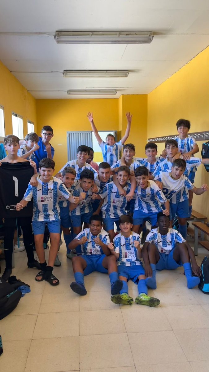 Cantera CF Talavera de la Reina (@canteracft) on Twitter photo 💪🏼 ¡Victoria del Infantil Regional!  
🔝 Triunfo por 2-0 ante la EFB Quintanar de la Orden en el Alfonso Viller García.  
#CanteraTala 💙🤍 💪🏼 ¡Victoria del Infantil Regional!  
🔝 Triunfo por 2-0 ante la EFB Quintanar de la Orden en el Alfonso Viller García.  
#CanteraTala 💙🤍