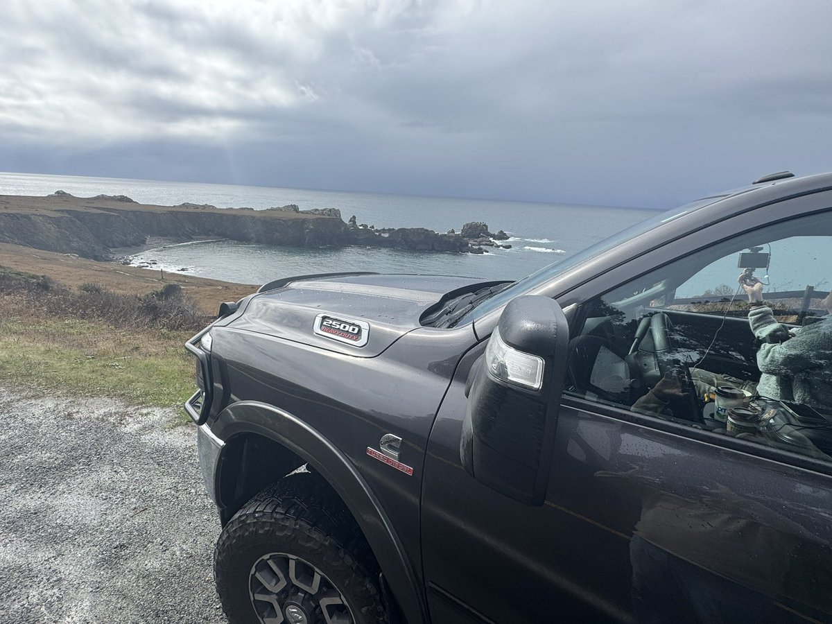 Day 30 - Today only!!! Pacific Coast Highway down US 1.  Sights are amazing.   Come hang with Lala and PapaTom for jokes, conversation and chaos as we cruise the cliffside pacific ocean views on the home stretch “Road to TwitchCon2025” to San Diego

twitch.tv/lala_carpediem