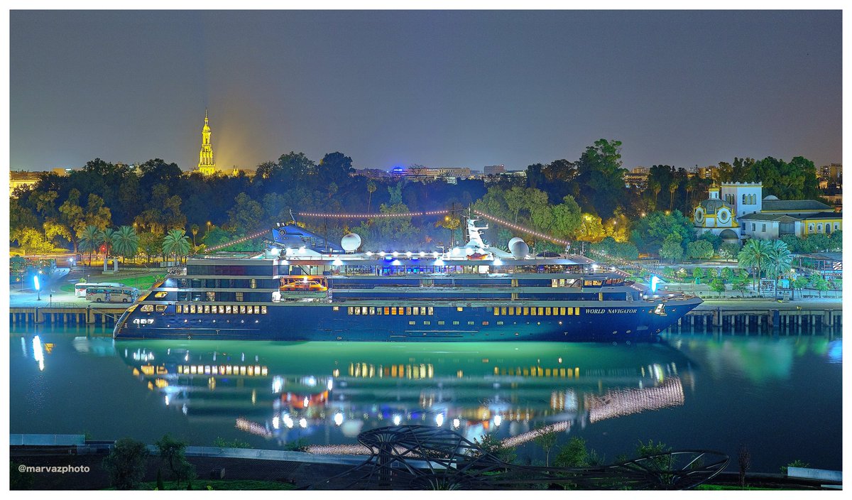 Crucero World Navigator anclado hoy 13 de octubre en <a href="/PuertoDeSevilla/">Puerto de Sevilla</a> Posee 6 cubiertas y 98 suites, 129 metros de eslora y 18 de manga. Todo un aventurero con la última tecnología. <a href="/AlfonsoMontagno/">Alfonso Montaño</a> <a href="/LosRemediosSvq/">Los Remedios (Sevilla)</a> <a href="/RioPuerto/">Sevilla, río y puerto</a> <a href="/SantaLeonor13/">Pablo Fernández</a> <a href="/GuadalquivirObs/">GuadalquivirObserver</a>