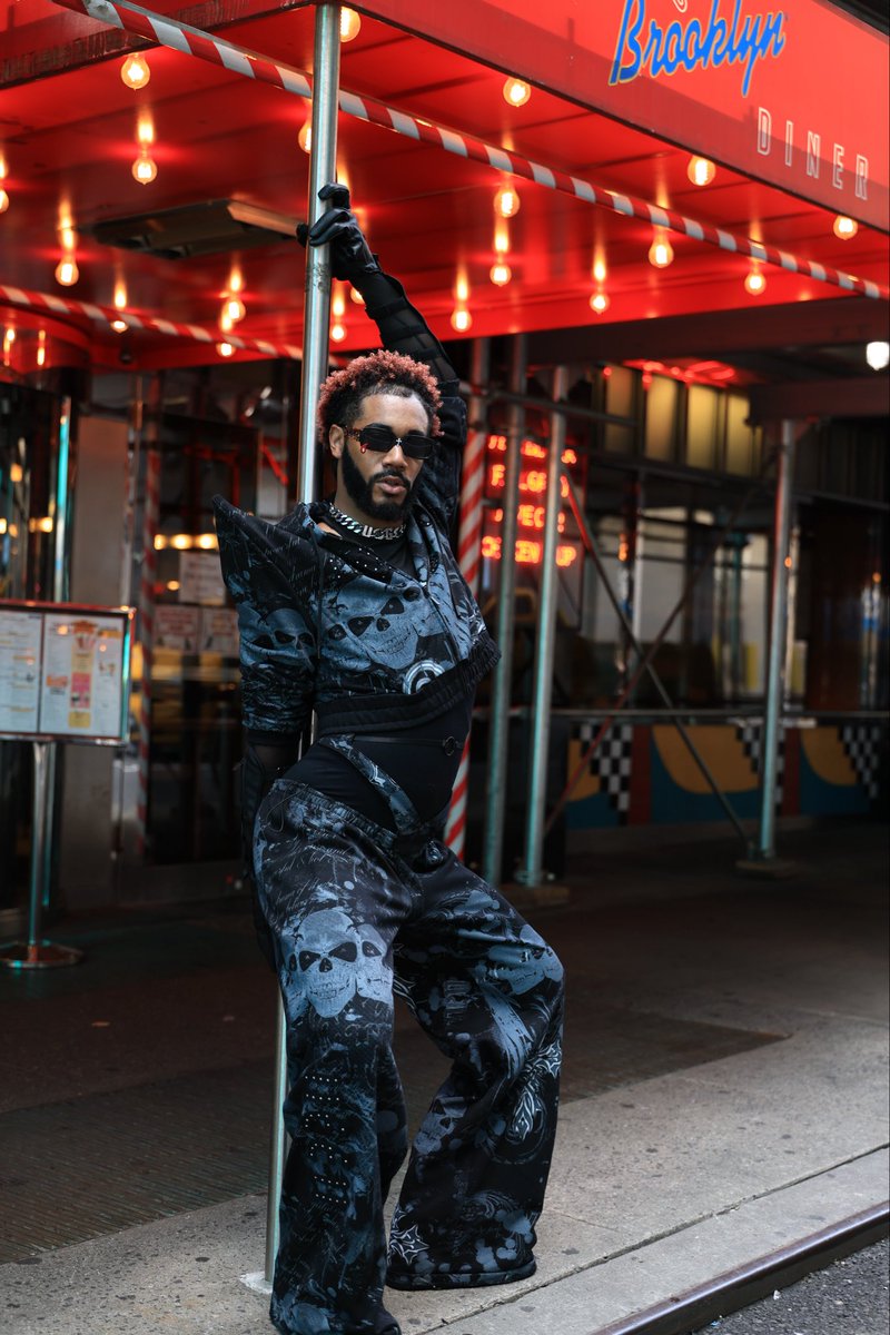 MikeyRunwayProd's tweet photo. That styling shit btw… is going great 😎 https://t.co/Ou8hQavx2V