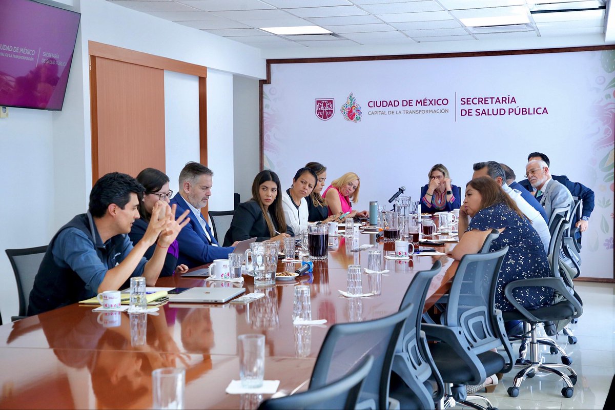 FridaJGuillen's tweet image. Una gran oportunidad de diálogo con la Secretaria de Salud, Dra. Nadine Gasman, y diputados locales del PAN, para seguir construyendo soluciones que fortalezcan el sistema de salud en nuestra ciudad. 💙🤝 #SaludCDMX #PAN