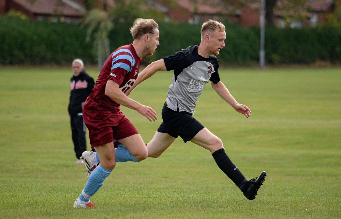 Finally a win! 

After a poor September the lads finally brought up the 3 points with a 6-4 victory over Joker.

⚽️⚽️ Devon
⚽️ Forster
⚽️ Craig B
⚽️ <a href="/TruemanJack/">Jack Trueman</a> 

🏆 REF MOM - Sam Forster
🏆 Manager MOM - Dev Stead

#UTM | <a href="/Rdslfootball/">Rotherham And District Sunday League</a>