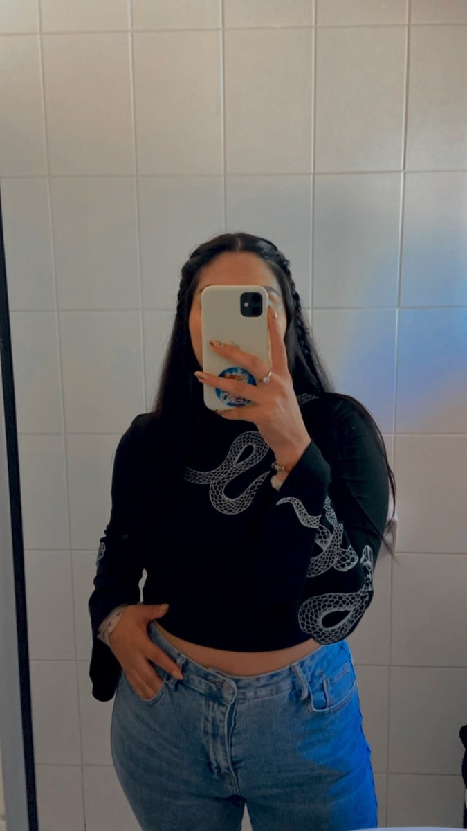 xcmilagonzalez's tweet image. In front of the mirror✨ 

#MonbebeSelcaDay #MBBSD #SHOWNU #MONSTA_X #MONBEBE      #셔누