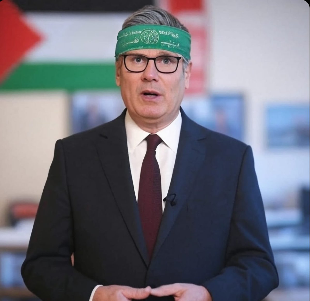 EssexMan312's tweet photo. @Keir_Starmer @POTUS @GiorgiaMeloni @CMShehbaz You complete prick, this was a total humiliation and embarrassment, you were desperate for attention. Trump like the rest of us thinks you are a traitor a snake a pathetic excuse for a leader. Do the UK a favour and Resign. https://t.co/6aqB52YPNN