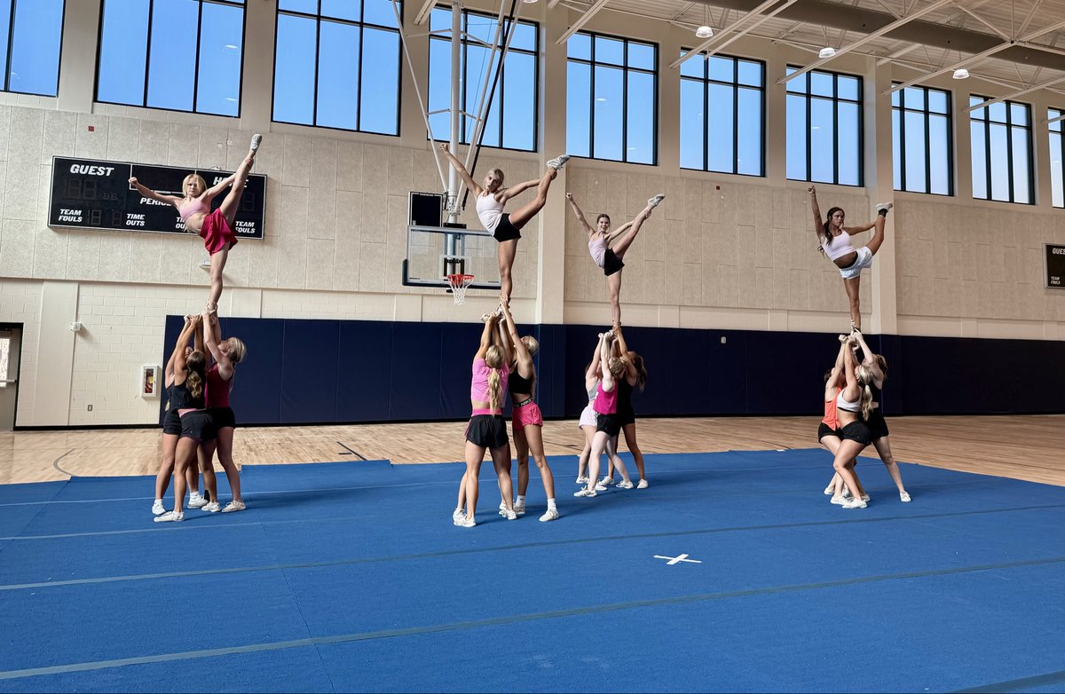 CVHSGrizzlies's tweet image. 1st practice in the new Aux gym. Thank you CCSD for the new addition. We are excited. #ONEView