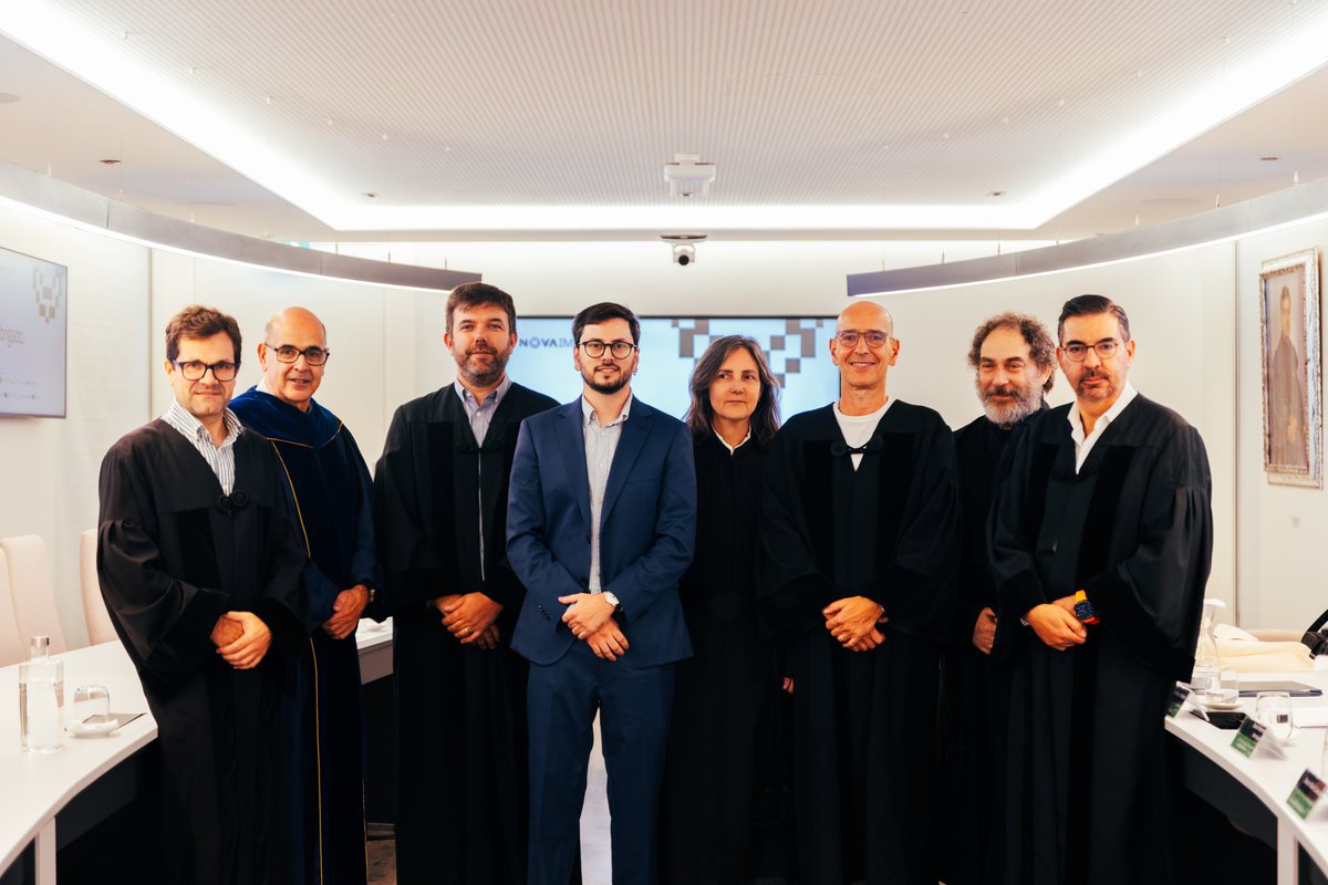 danielmoraesofc's tweet image. PhDone. I&apos;m glad to have accomplished this goal and excited for the next chapters