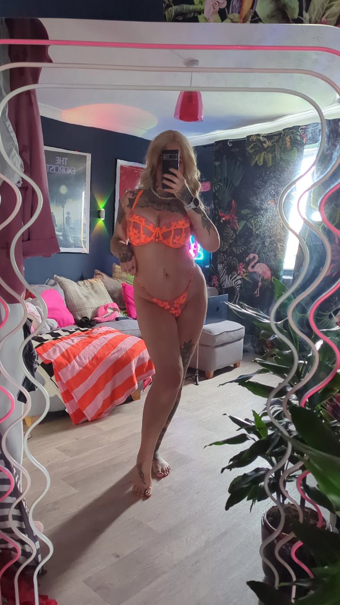 My BIRTHDAY WISHLIST IS LIVE 

I WANT TO SMELL INCREDIBLE IN MY LATEX 😍

ALSO HAPPY TO RECEIVE GIFT CARDS FOR KINKY OUTFITS

amazon.co.uk/hz/wishlist/ls…