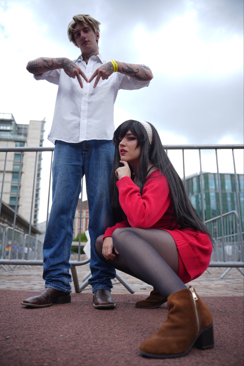 catsucosplay's tweet photo. Spy x Family be looking a lil different… https://t.co/Z5I0pLBSG9