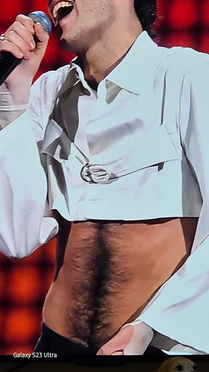 #OTGala4 esto es moda?. Menudo outfit.