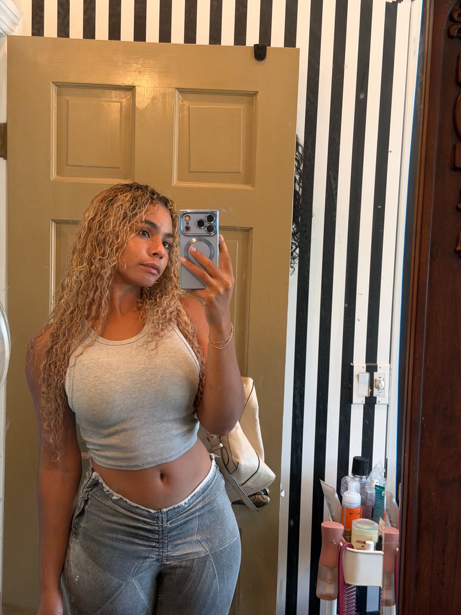 Helayna Marie tweet media