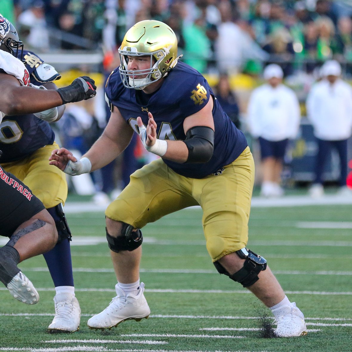 Notre Dame QB CJ Carr has total trust in Joe Otting taking over starting center duties for Ashton Craig, who's out for the year with a knee injury.

“We were in the huddle with him, like, ‘Joe, we trust you, dude. You’ve been doing this all your life.'”

on3.com/teams/notre-da…