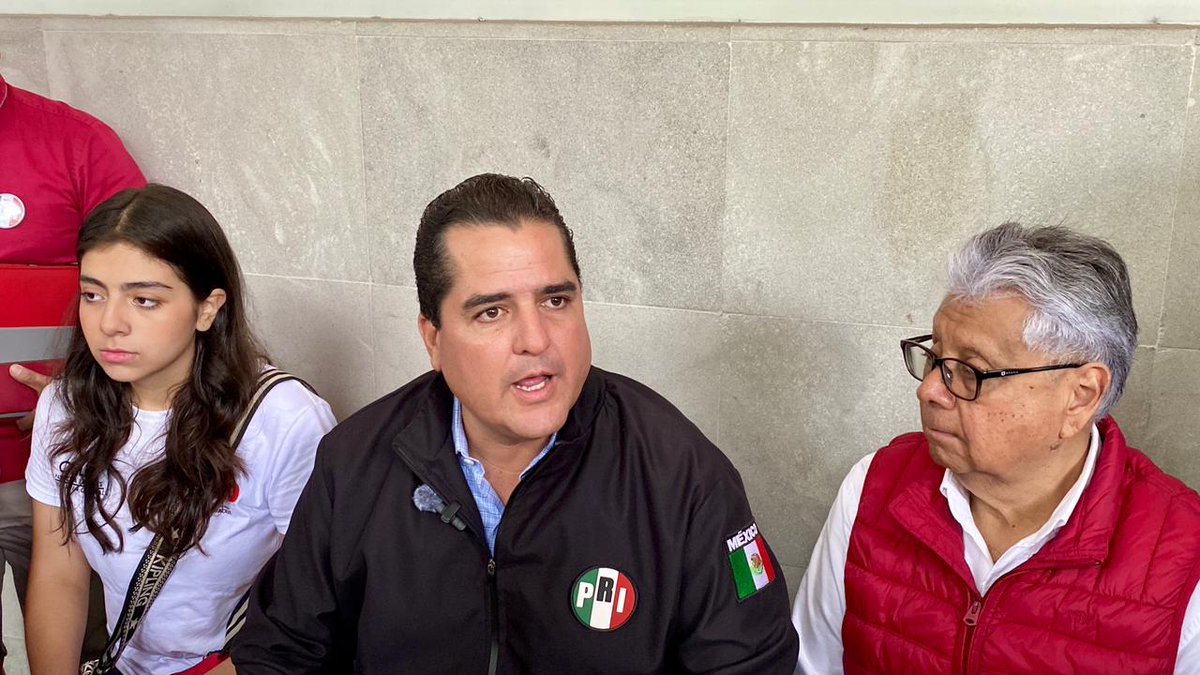CDE PRI Veracruz (@priveracruz_) on Twitter photo #COMUNICADO 📰
#Veracruz saldrá adelante con la fuerza de su gente; el PRI está con quienes hoy más lo necesitan”: <a href="/AdolfoRamirezA5/">Adolfo Ramirez Arana</a>
Expresó su solidaridad con las familias afectadas por los recientes fenómenos meteorológicos en la zona norte del estado.
priveracruz.mx/veracruz-saldr… #COMUNICADO 📰
#Veracruz saldrá adelante con la fuerza de su gente; el PRI está con quienes hoy más lo necesitan”: <a href="/AdolfoRamirezA5/">Adolfo Ramirez Arana</a>
Expresó su solidaridad con las familias afectadas por los recientes fenómenos meteorológicos en la zona norte del estado.
priveracruz.mx/veracruz-saldr…