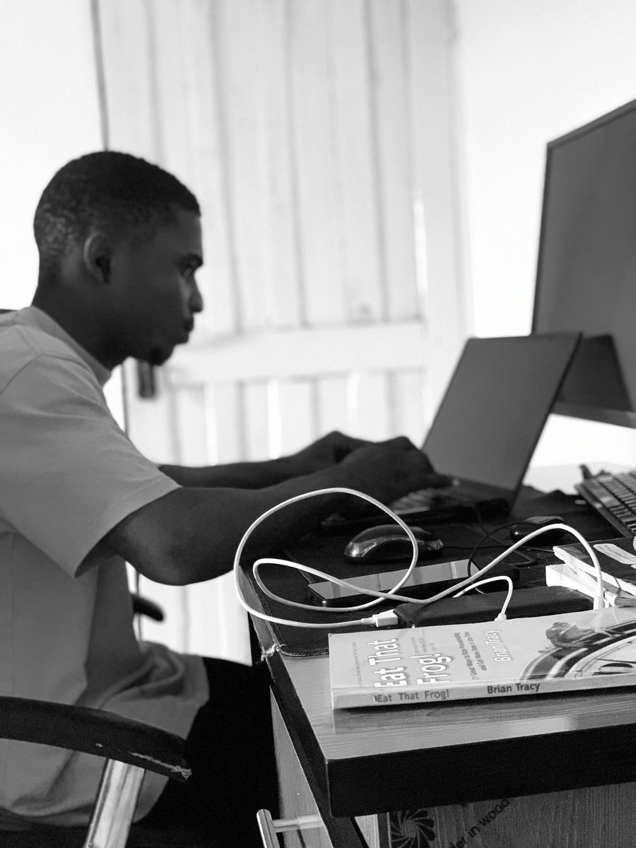 umanahubongemma's tweet image. Building my future, one line of code and one design at a time. 💻✨
The journey to becoming a Frontend Developer & UI/UX Designer has just begun — learning, creating, and growing every step of the way. #FrontendDeveloper #UIUXDesign #TechJourney"