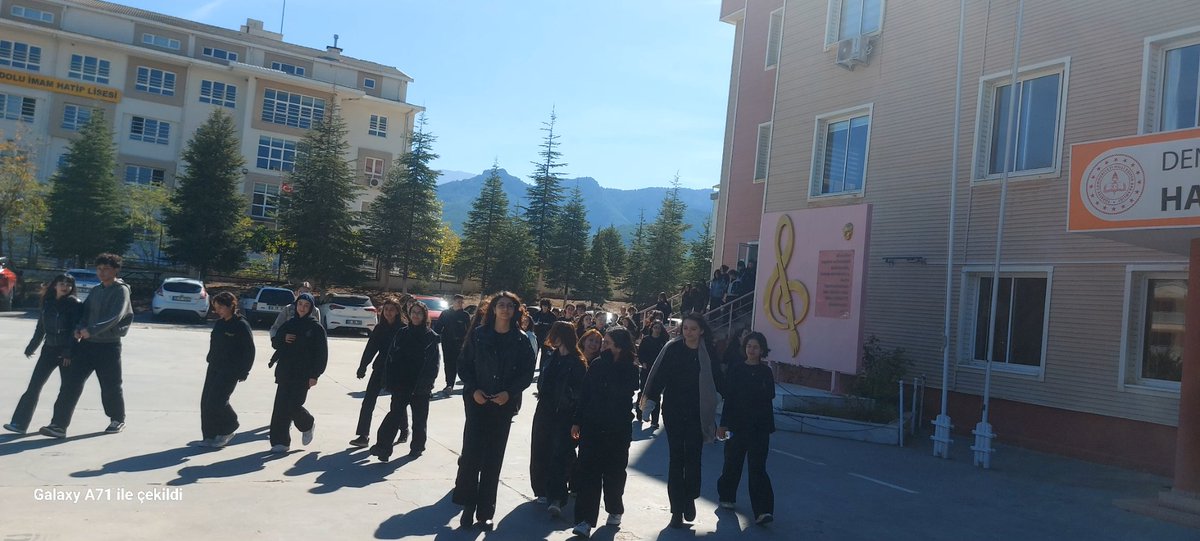 OKULUMUZDA 13 EKİM AFETLER VE DAYANIKLILIK AYI ETKİNLİĞİ KAPSAMINDA; ÇÖK-KAPAN-TUTUN, PERSONEL TAHLİYESİ TATBİKATI, SAYIN MİLLİ EĞİTİM BAKANIMIZ YUSUF TEKİN'İN MESAJI İLE BERABER OKUL BİLİNÇLENDİRME PROGRAMIMIZ YAPILMIŞTIR.