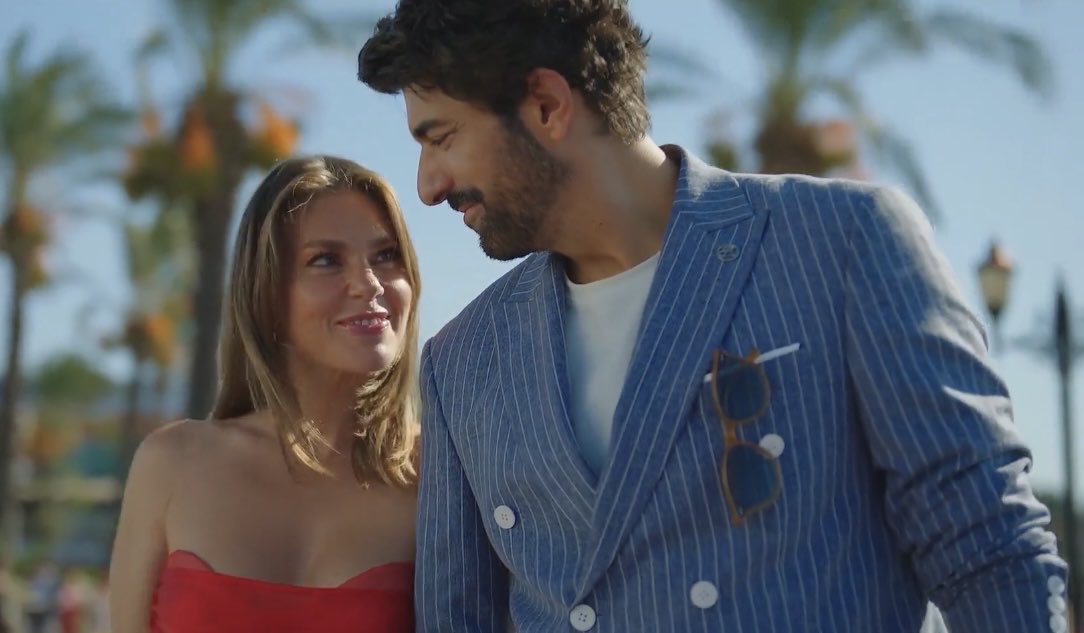 eakyurek_int's tweet image. Bravo 🫰🏻
#EnginAkyürek #AslıEnver #EnfesBirAkşam #OldMoney