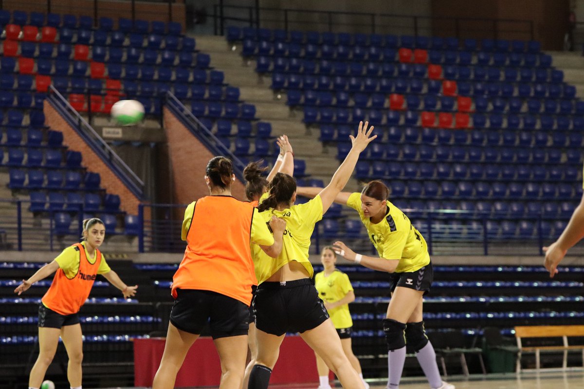 📣 Semana Inernacional, la competición liguera se para, pero nosotras seguimos trabajando duro 💪 con la mirada puesta en nuestro próximo reto: partido de Copa 🏆🔥

#SienteSporting💚💛