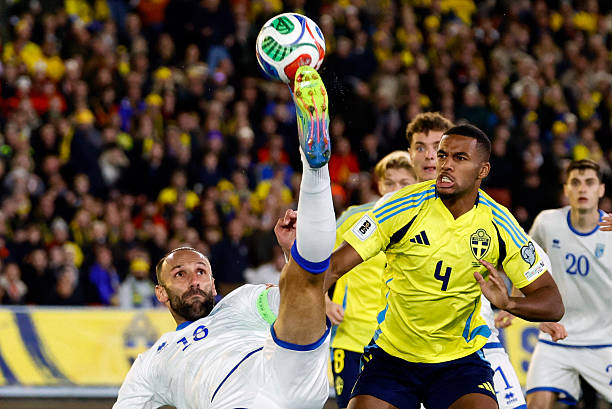 Internacionals <a href="/RCD_Mallorca/">RCD Mallorca</a> 

Victòria de Kosovo per 0-1 a Suècia que permit a la selecció balcànica continuar somiant amb la seva primera participació a un Mundial 

El Pirata Vedat Muriqi ha iniciat de titular amb el braçalet de capità i ha participat durant 90 minuts