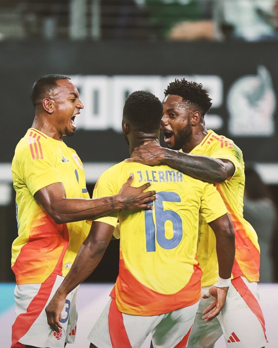 PalaceReport's tweet photo. Palace players on 🔥 during the International break: 

🏴󠁧󠁢󠁥󠁮󠁧󠁿 Guehi - 2 assists for England 
🇸🇳 Sarr - 2 Goals for Senegal 
🇪🇸 Pino - Goal for Spain
🇨🇴 Lerma - Goal for Colombia 
🇫🇷 Mateta - Goal for France https://t.co/VRbfisi8FP