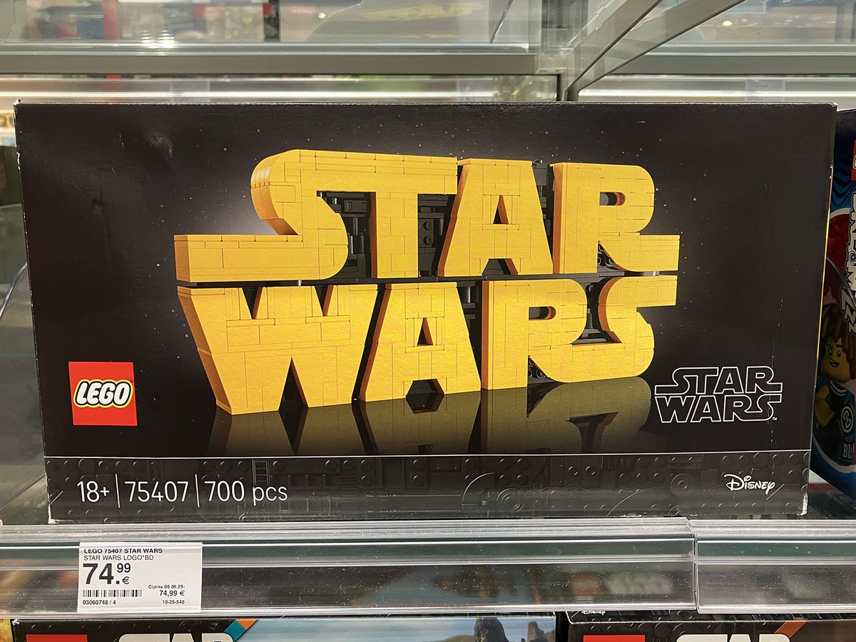 Trebao bih kuću s velikim podrumom da mogu složiti sve Lego Star Wars setove koji mi se sviđaju.😃Preživjet ću i bez toga, ali da imam takvu kolekciju kupio bih i ovo, mada su pretjerali s cijenom samo za logo... 🤪