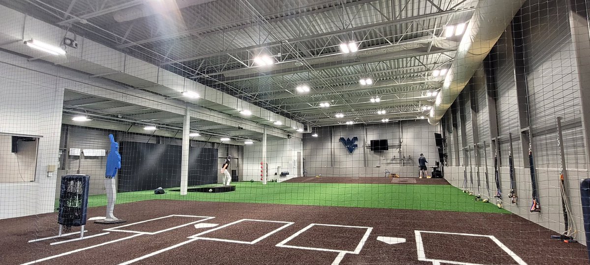 MasonBerger28's tweet photo. Incredible facilities and experience at @WVUbiomechanics. Thank you @justinoney30 and @nathanael_rorie for having me! 

@WVUBaseball @baseball_avon @ReleaseBaseball https://t.co/n7CtNth8P5