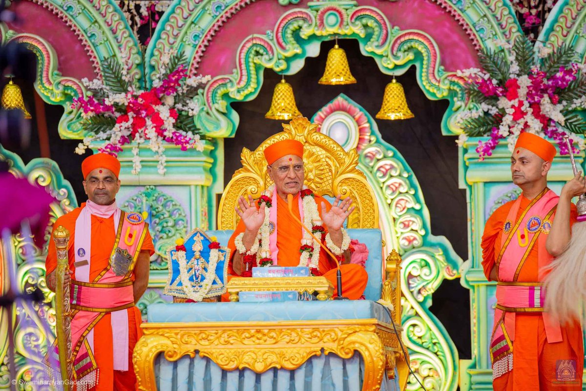 SGadiManinagar's tweet photo. Shree Swaminarayan Mandir Waghjipur Murti Pratishtha Mahotsav - Day 4
Suvarna Mahotsav
#SwaminarayanGadi
#AcharyaSwamijiMaharaj
#Waghjipur #Panchmahal #MurtiPratishtha #Shikharbandh #Navnirman #Mandir #PatotsavVidhi #Yagna #Mahapooja #Ashirwad https://t.co/nGV1UkmmhP