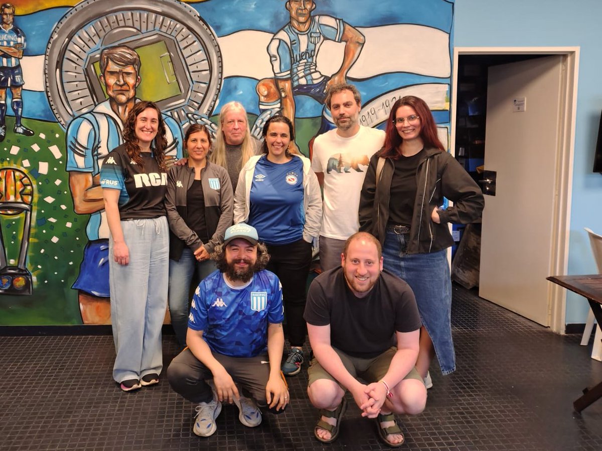 🗨️Este sábado tuvimos la alegría de recibir a los compañeros y compañeras del Museo de la Asociación Atlética Argentinos Juniors <a href="/MuseoAAAJ/">Museo - Estadio Diego Armando Maradona</a>
🤝 Pudimos mostrarles el trabajo que venimos realizando, aprender e intercambiar experiencias.

Muchísimas gracias por la visita🤍