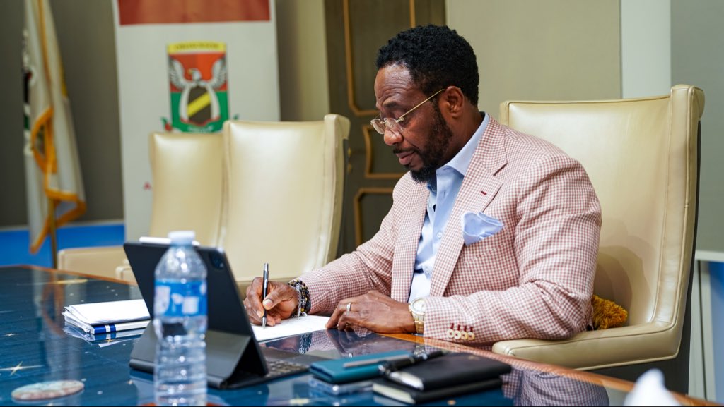 DrErnestAO's tweet image. Back at it!

New week, bigger energy!

#EAO #workmode