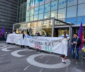 #DIGI ren Gipuzkoako plantilla, Bizkaia eta Arabarekin batera, grebara itzuliko da urriaren 14, 15 eta 16an, ipar eremu osoan deitutako mobilizazioen esparruan, CCOOk eta UGTk sinatutako Estatuko hitzarmena salatzeko.

Hemen lan egin, hemen negoziatu!

👉esk.eus/movistar/index…