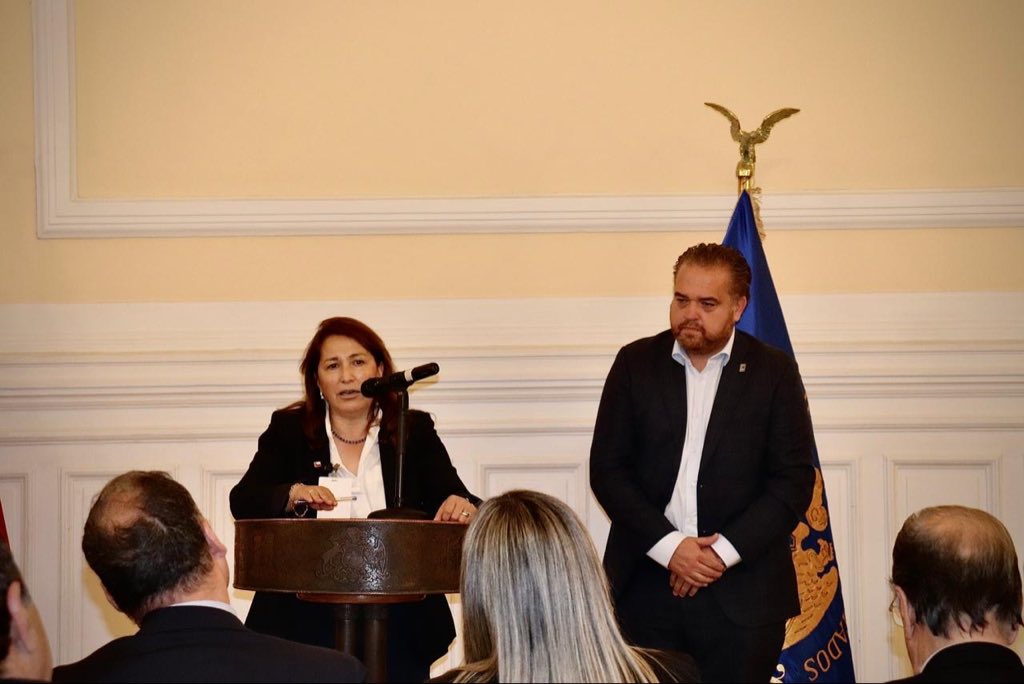 gorebiobio's tweet photo. La región del Biobío se unió para defender los recursos que merece.
El gobernador Sergio Giacaman, parlamentarios, alcaldes y consejeros regionales viajaron a Santiago y Valparaíso para exigir un presupuesto acorde a las urgencias del Biobío. https://t.co/1zAejdnU38