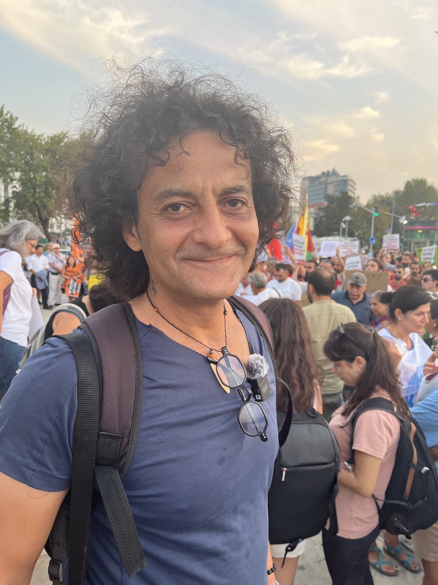 Doğa savunucusu gazeteci Hakan Tosun’un katili, doğayı katledenlerdir. Ve onlara ihale verenlerdir.
Biz yine katil belli cinayettin katilinin kim olduğunu bilerek soracağız. Katili koruyacaklarını bile bile aynı talebi dillendireceğiz. "Katiller hesap versin" #HakanTosun