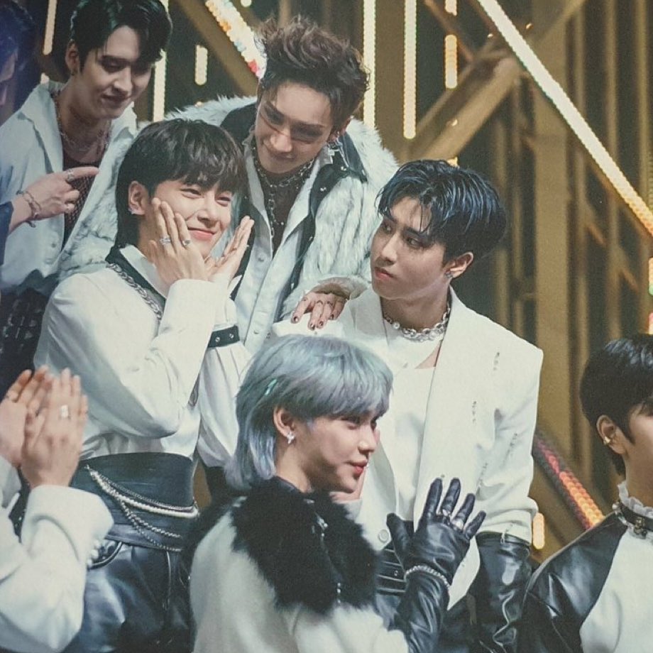 this image makes me feel so many things