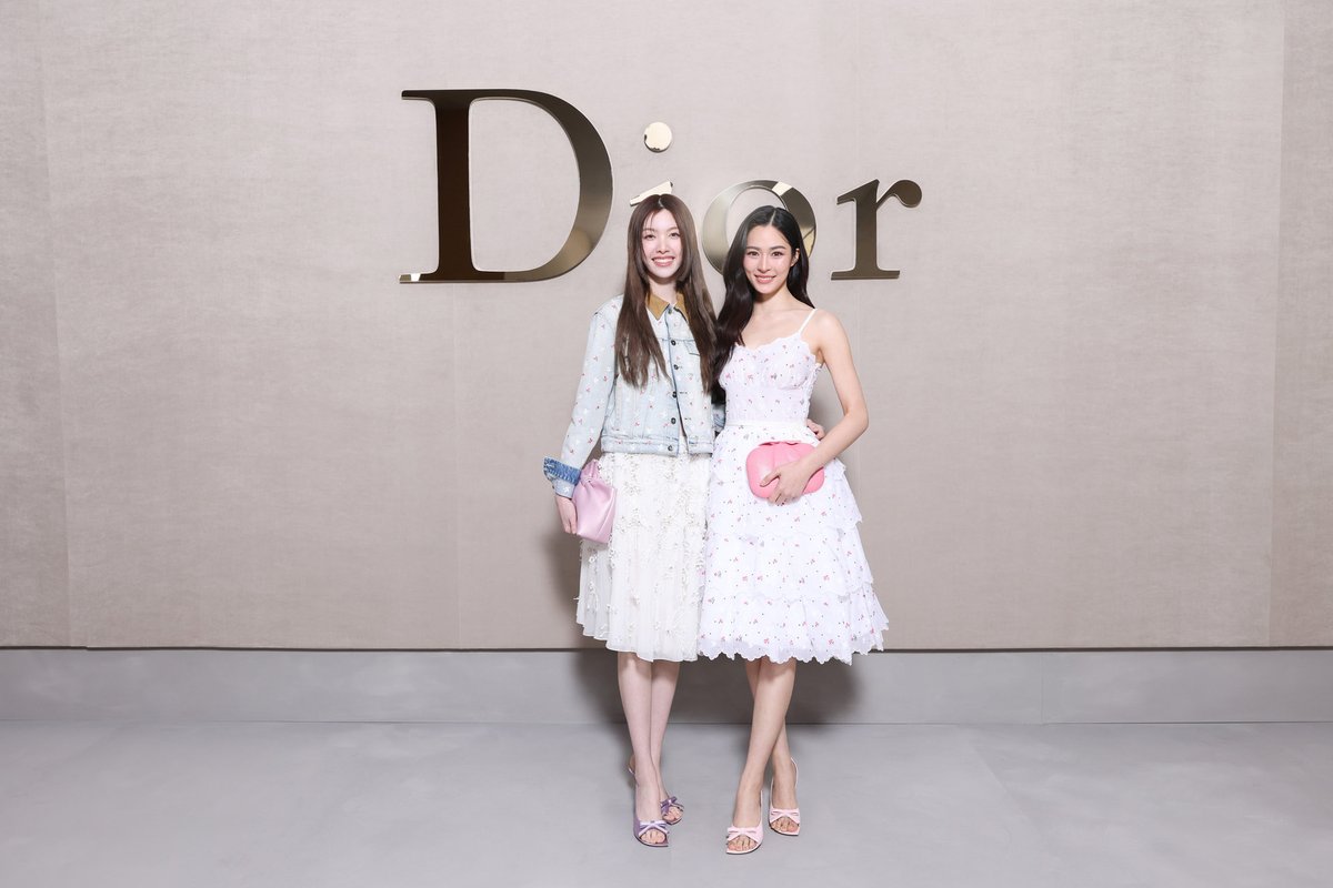 WWDThailand's tweet image. ซีซั่นล่าสุดของ Paris Fashion Week สร้างสถิติใหม่ด้านมูลค่าสื่อโดย Lefty ประเมินรวมสูงถึง 500.3 ล้านเหรียญสหรัฐ เติบโตขึ้น 14% จากครั้งก่อน
#WWDThailand #ParisFashionWeek #Dior #LingLingKong #ormkornnaphat #หลิงหลิงคอง #ออมกรณ์นภัส
wwdthailand.com/fashion/aom-ko…