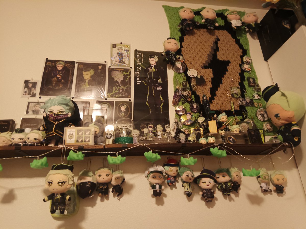 wickdlilthings's tweet image. Got some more updated photos of my shrine. It'll get bigger soon 😭 I'm so excited