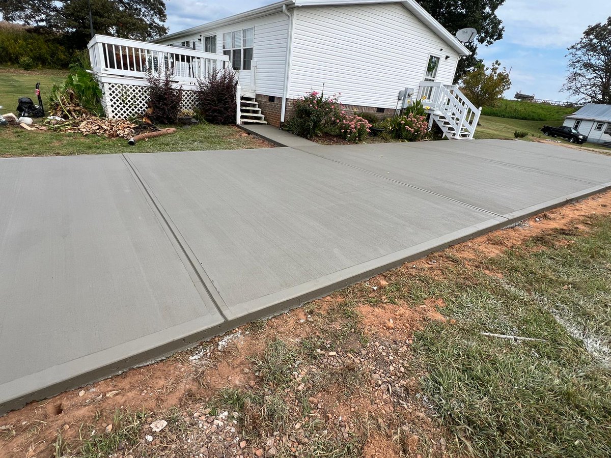 Luispiinzon's tweet photo. Driveway https://t.co/AcS8yyvz7F