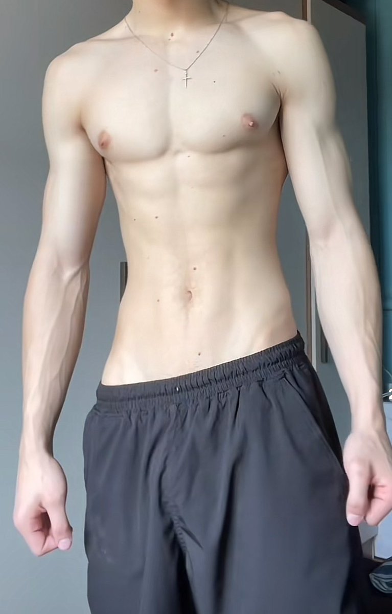 tyler_raejepsen's tweet image. nada mais puto do q homem acinturado assim