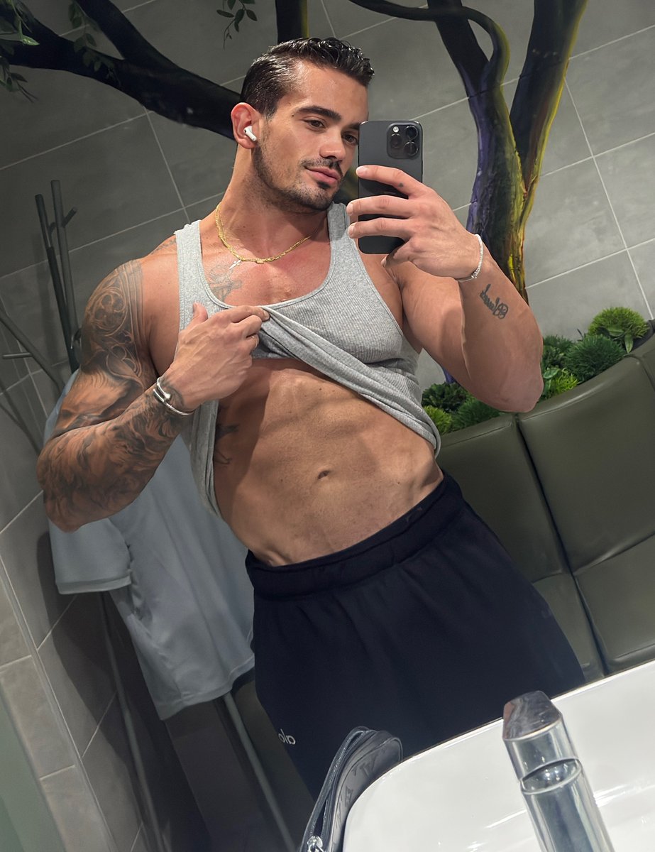 Aiden tweet media