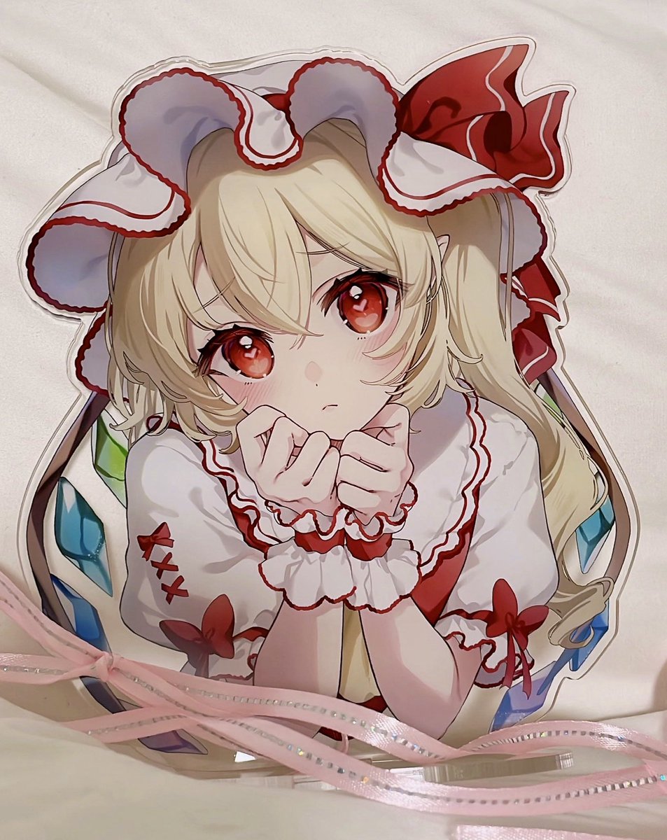 秋例で頒布するアクスタのサンプルですー!今回も約19cmのビッグサイズ!

存在感抜群のフランちゃんと見つめ合えちゃいます👀💕

#秋季例大祭12 #例大祭 