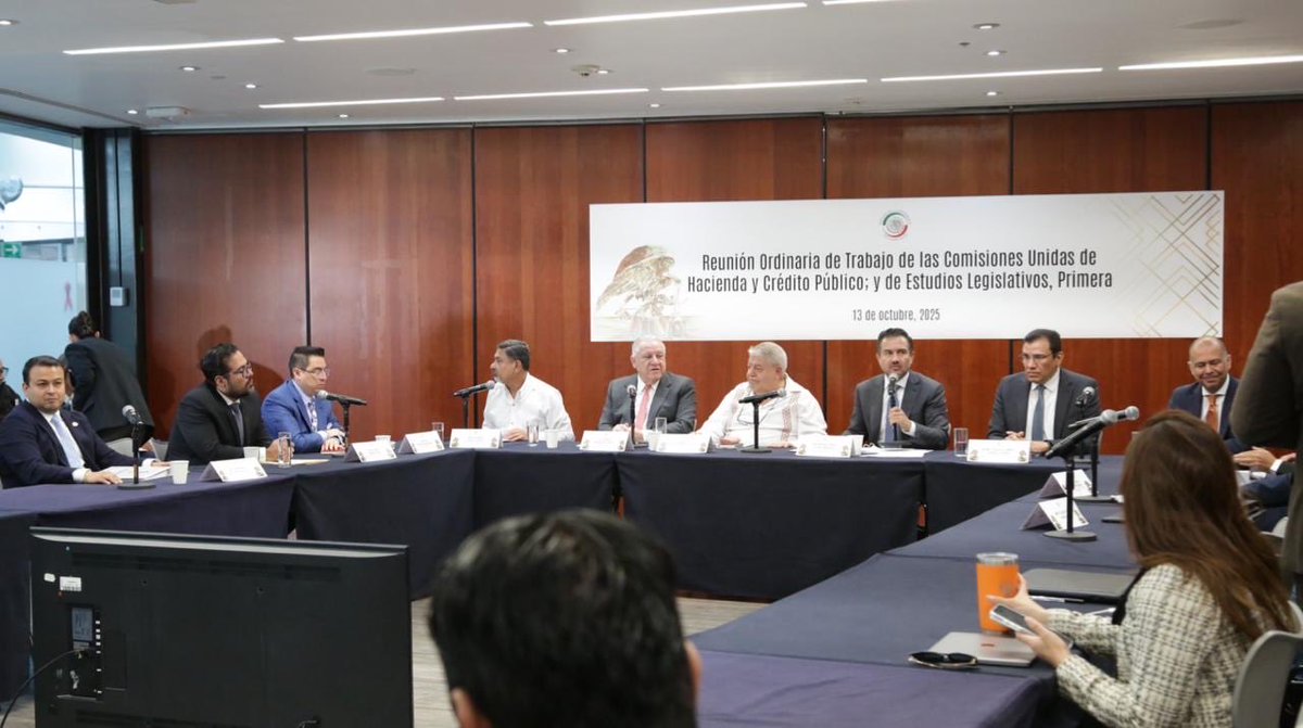 #ComunicadoSAT

El SAT participó en la reunión de trabajo con legisladores de las comisiones de Hacienda y Crédito Público, y de Estudios Legislativos Primera del <a href="/senadomexicano/">Senado de México</a>, para analizar las propuestas de modificación de la Ley Aduanera. 

A nombre del jefe del SAT,