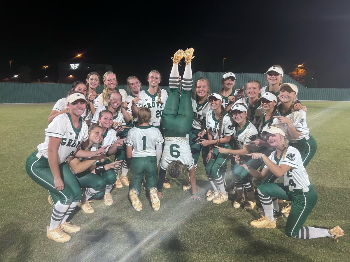 WalnutGroveSoftball tweet media