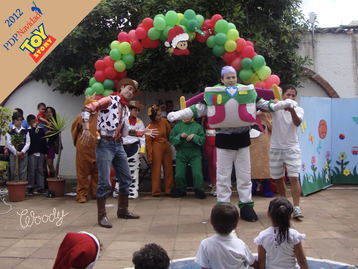 henryfevaldi's tweet photo. 🪄 PDP Cuentos 2012-2024

Hermoso recuerdo de la Escuela Punto de Partida, las tan esperadas Noches de Cuentos, caracterizadas por los padres con mucho cariño hacia los pequeños.

Gracias amigos por tan bonito recuerdo #disney #pixar #costume #show #disfraces #loja #ecuador https://t.co/81tDFLCpAU