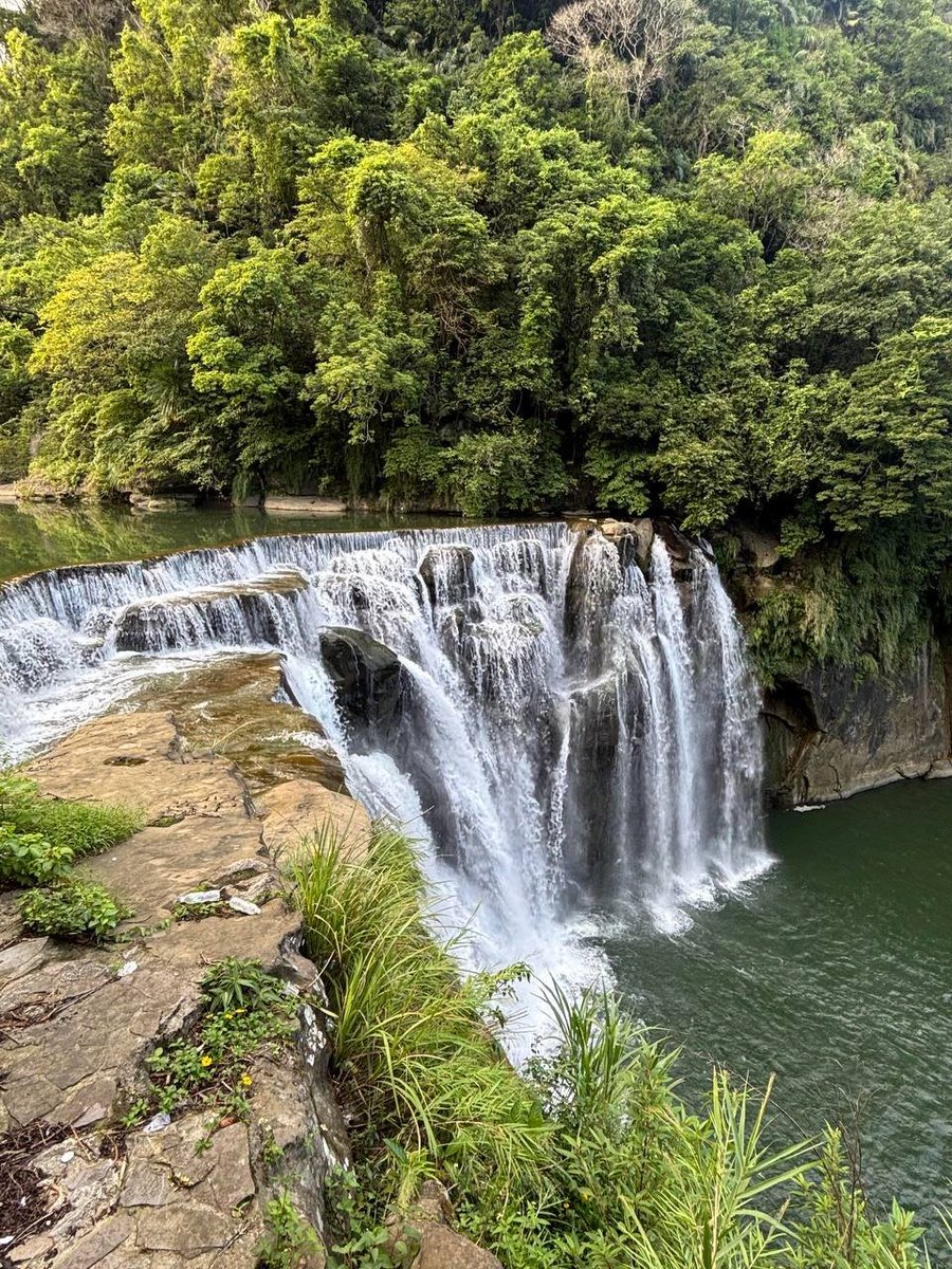夢が遠く感じる時こそ、立ち止まらずに進もう。目標はそこにある。近づくかどうかは、自分次第。今日の努力が、未来を作る。🌠