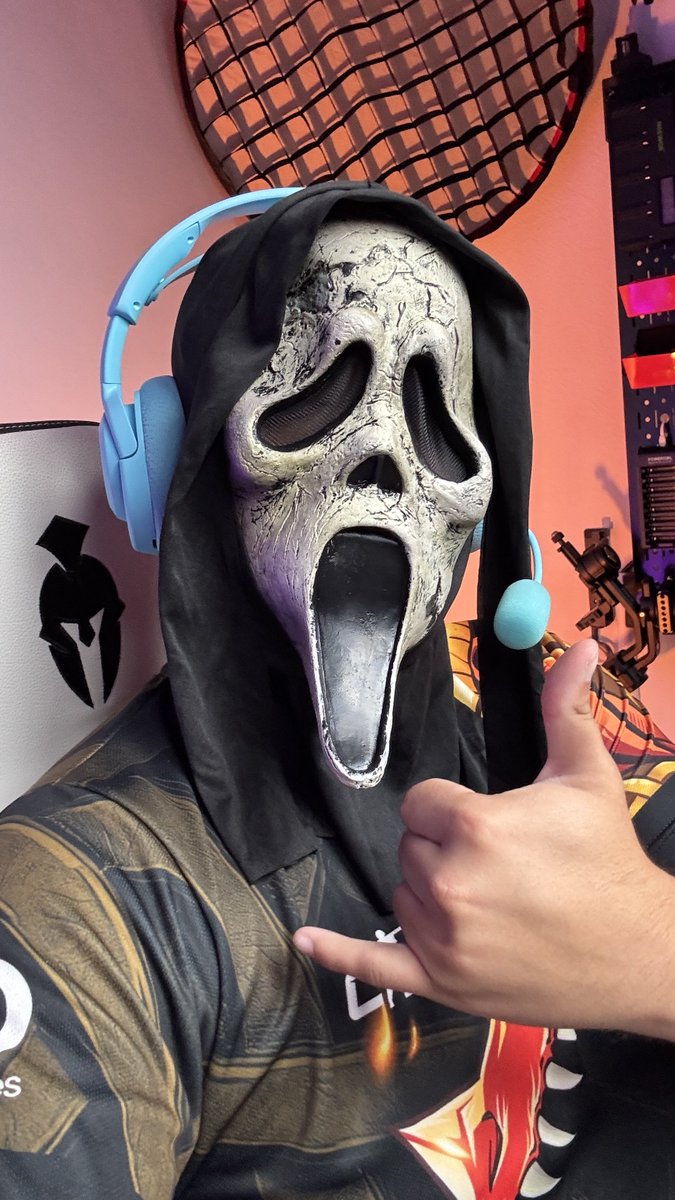 🟣 STREAMING WITH THE GHOSTFACE MASK! 👻🎃

twitch.tv/tech_hd1